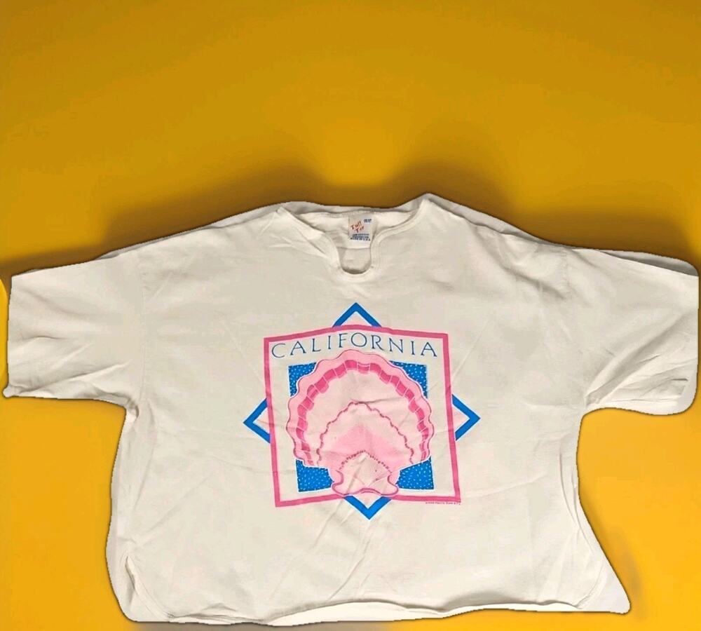 Vintage 80s California Clam Shell Pacific Eyes Crop Top Boxy Over Sized Tee OSF